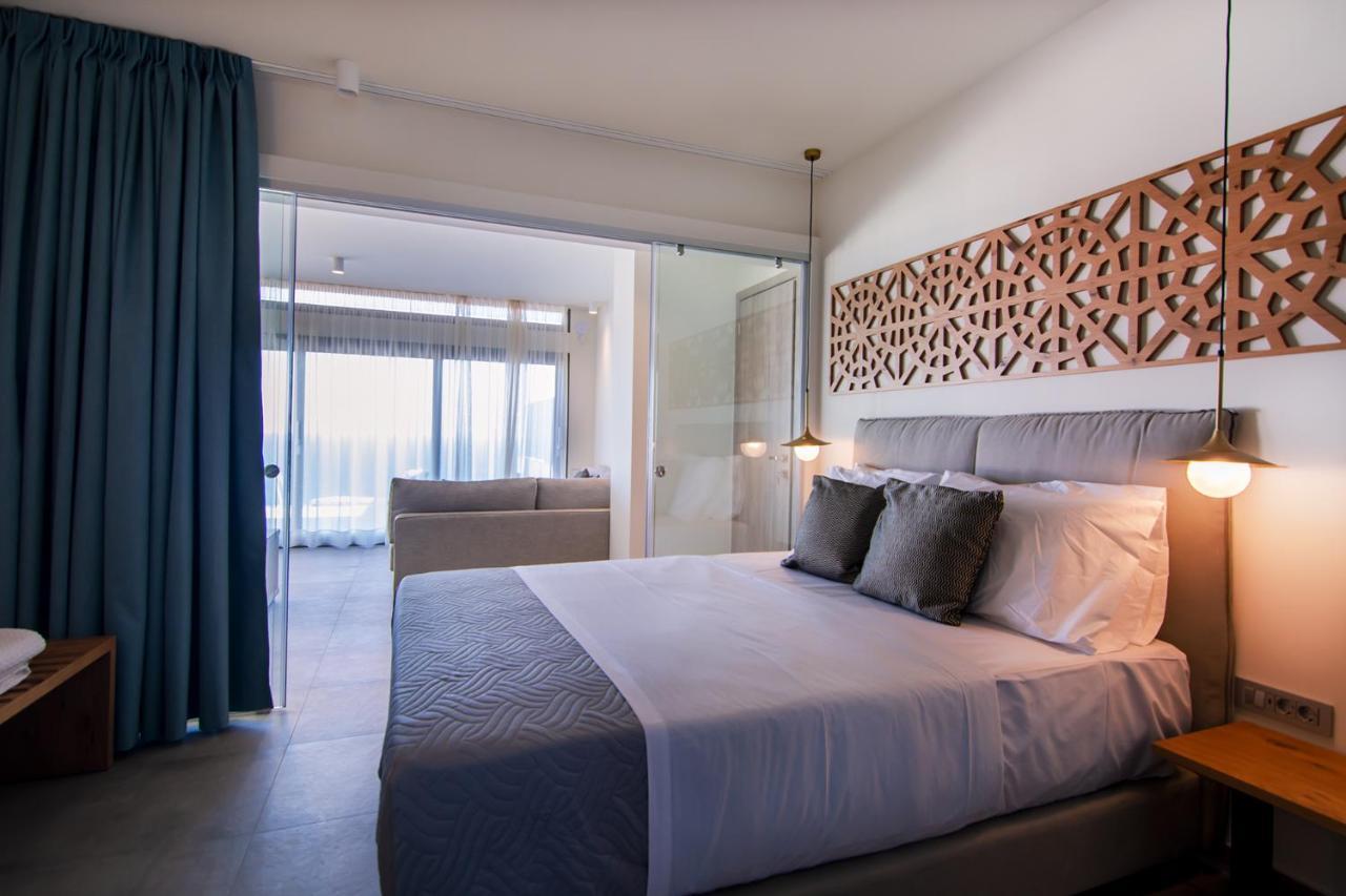 Amphitheatre Suites Palaiochora Exterior foto