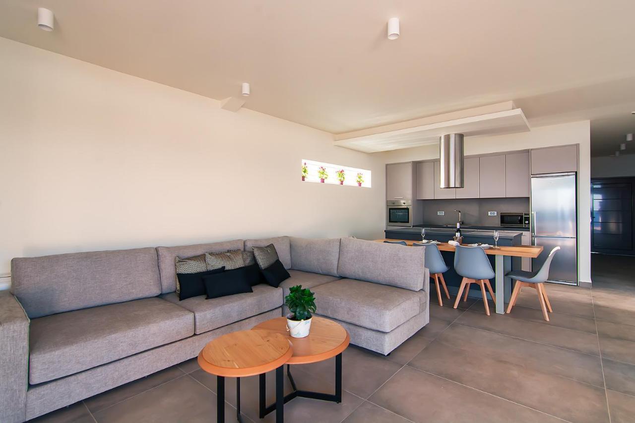 Amphitheatre Suites Palaiochora Exterior foto