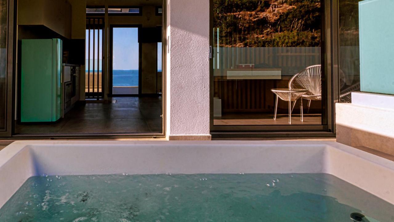 Amphitheatre Suites Palaiochora Exterior foto